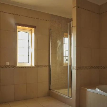 Monte Das Oliveiras Lux - 600m From The Beach - Swimming Pool - Wi Fi - Aircon *