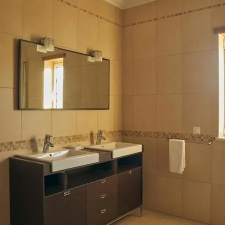 Monte Das Oliveiras Lux - 600m From The Beach - Swimming Pool - Wi Fi - Aircon וילה